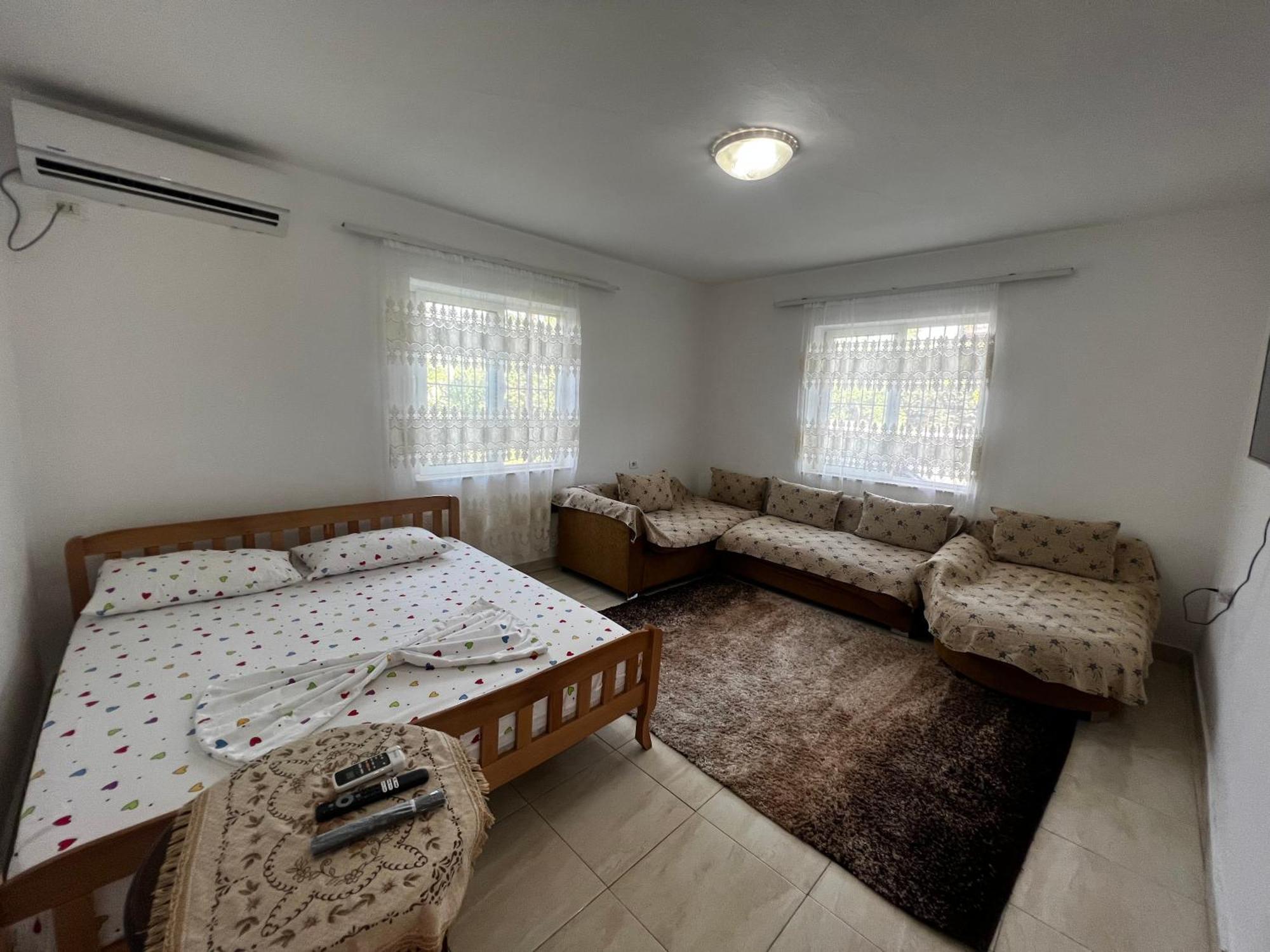 Chateau Sukaj Laknas Bagian luar foto
