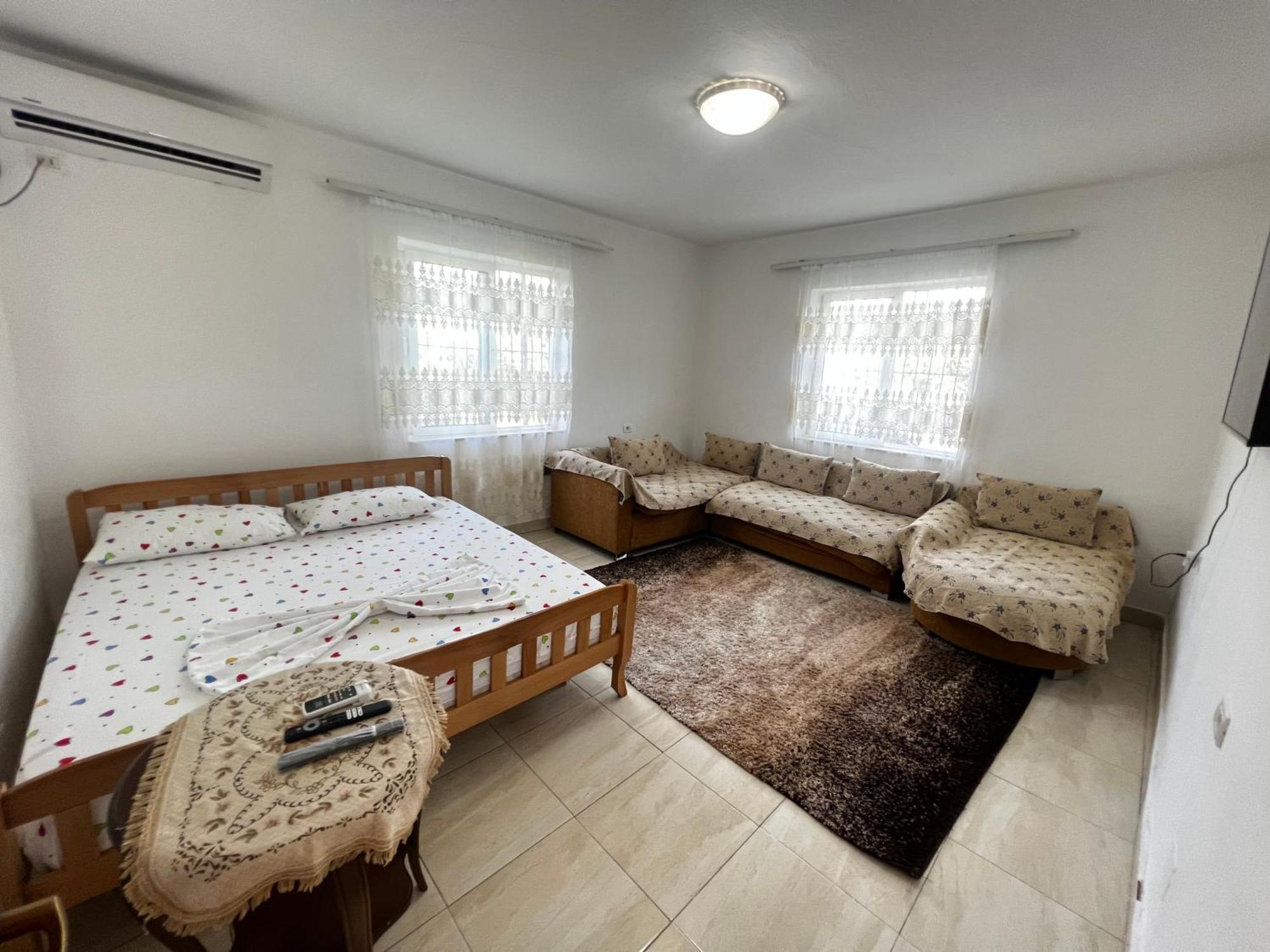 Chateau Sukaj Laknas Bagian luar foto