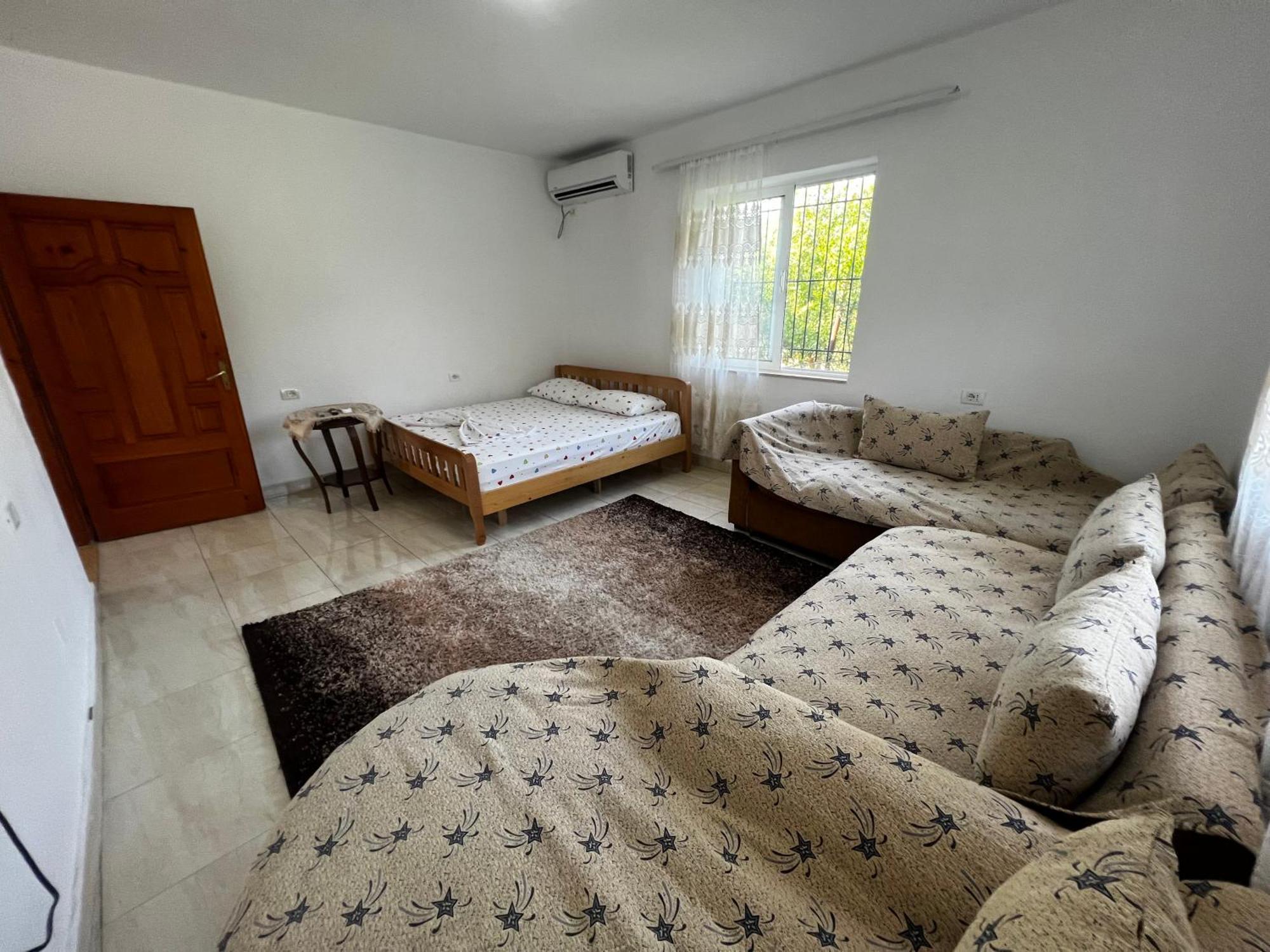 Chateau Sukaj Laknas Bagian luar foto